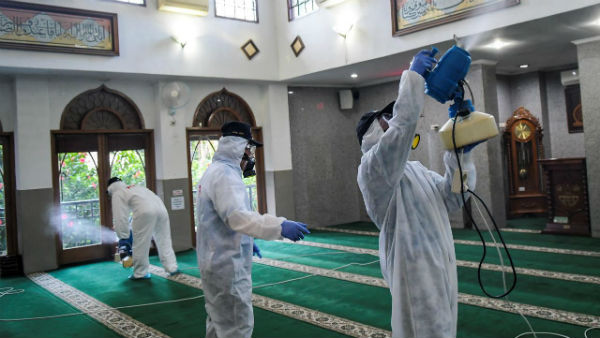 సింగ్ వ్యాఖ్యలపై దుమారం.. సింగ్ వ్యాఖ్యలపై దుమారం..