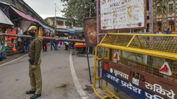 బోసిపోయిన ఘాట్లు..