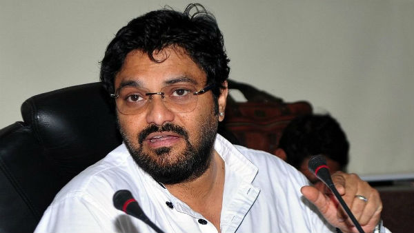 వైద్య సిబ్బందిపై చర్యలు తీసుకోకుండా మొబైల్ ఫోన్లు బ్యాన్ చేసిన మమత సర్కార్ వైద్య సిబ్బందిపై చర్యలు తీసుకోకుండా మొబైల్ ఫోన్లు బ్యాన్ చేసిన మమత సర్కార్