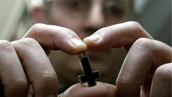 ట్రంప్ అస్త్రసన్యాసం..