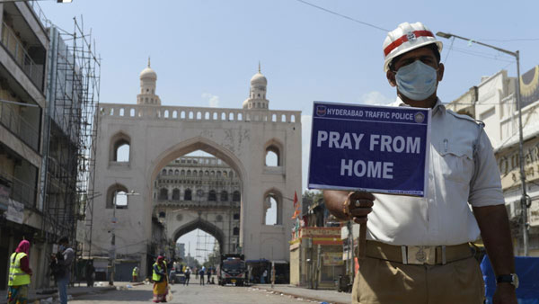  సామాజిక దూరం తప్పనిసరి