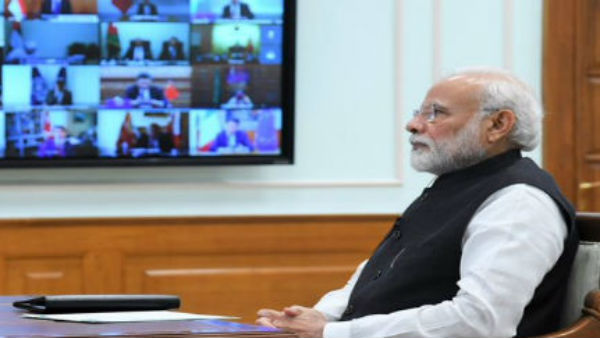 కరోనాపై పోరాటానికి వలంటీర్లే సైన్యం 