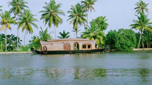 కేరళలో కరోనా కాటు