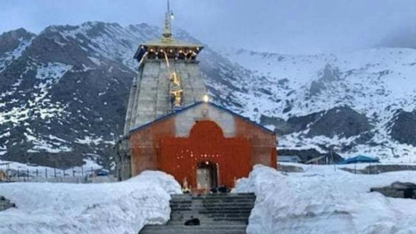  ఆలయ ప్రధాన పూజారి, 20 మంది !