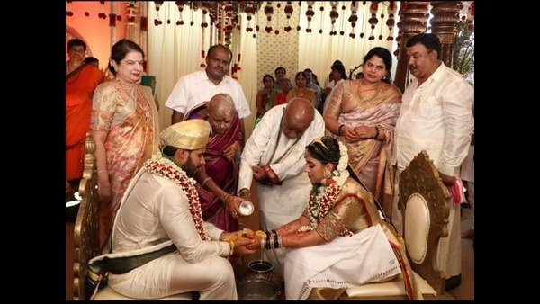 మాస్కులు ధరించాల్సిన అవసరం లేదు... మాస్కులు ధరించాల్సిన అవసరం లేదు...