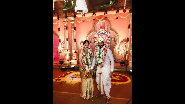  ఎమ్మెల్యేలు, మాజీ మంత్రులు, కార్యకర్తలు