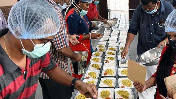 సూరత్‌లో వలసకార్మికులకు అందిస్తున్న మెనూ..