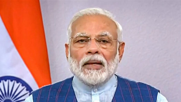  సామాజిక దూరాన్ని పాటిస్తూ.. 