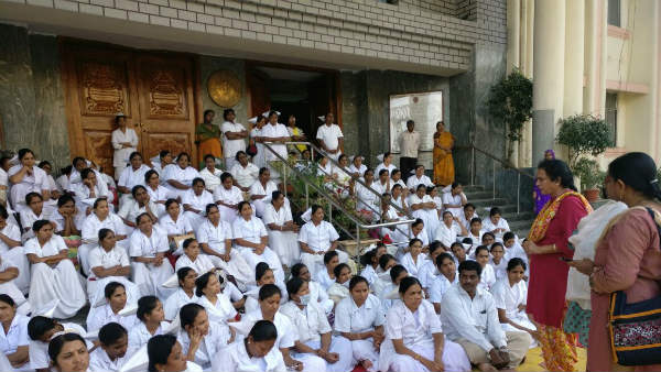 వేతనాలు సరిగా అందడం లేదని.., ఇన్సెంటివ్స్‌పై అసంతృప్తి..