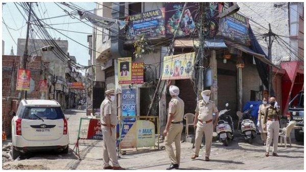 7 policemen, judge among 10 home quarantined in Punjab after thief tests positive 7 policemen, judge among 10 home quarantined in Punjab after thief tests positive