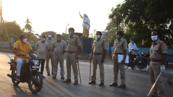 వాహనాలకే ఆంక్షలని భావించి సైకిల్ పై .. వాహనాలకే ఆంక్షలని భావించి సైకిల్ పై ..