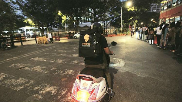 ఆ హోటళ్లు, రెస్టారెంట్లకు ముందు జాగ్రత్తగా..