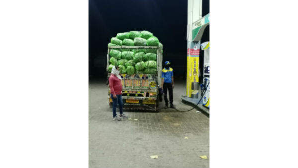 రెండు వాహనాలు- రెండు రోజుల ప్రయాణం..