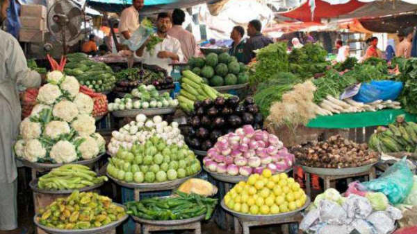 రూ.100లకే 12 రకాల కూరగాయల ప్యాకేజ్‌ పంపిణీ