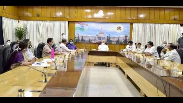 కరోనా దెబ్బ ఎంత మంది అంటే !