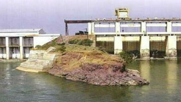 ఆయుధం లేని యుద్ధం..