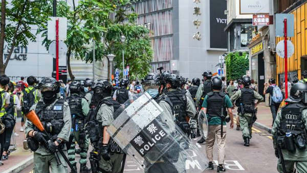 నిరసనల జోరు..