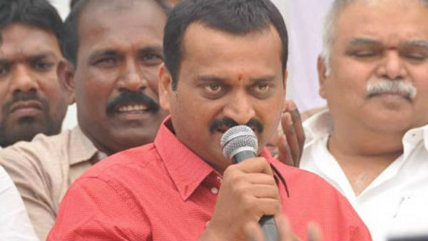 రాజకీయాలు వద్దు సినిమాయే ముద్దు అని ట్విట్టర్ వేదికగా మరోమారు స్పష్టం చేసిన గణేష్ రాజకీయాలు వద్దు సినిమాయే ముద్దు అని ట్విట్టర్ వేదికగా మరోమారు స్పష్టం చేసిన గణేష్