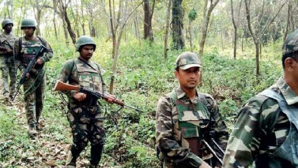 నలుగురు మావోలు హతం నలుగురు మావోలు హతం