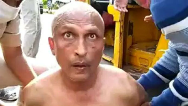 నడిరోడ్డు మీద అర్ధనగ్న స్థితిలో..