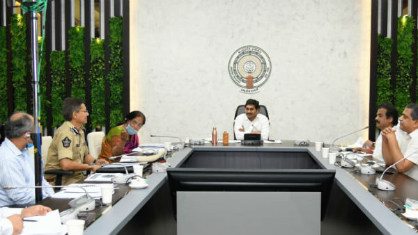 స్పందన కార్యక్రమంలో సూచనప్రాయంగా వెల్లడించిన జగన్