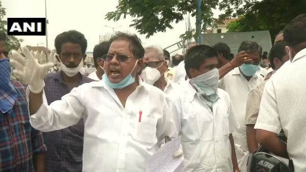 Koyambedu Wholesale Flowers Market Merchants Association protest over lockdown