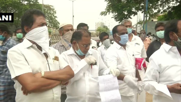 Koyambedu Wholesale Flowers Market Merchants Association protest over lockdown