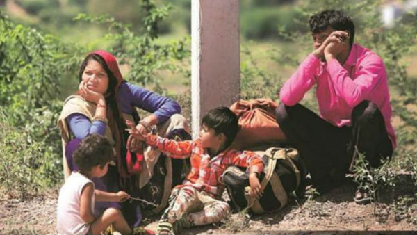 ఆకలి బాధతో అలమటిస్తున్న వలస కార్మికులు