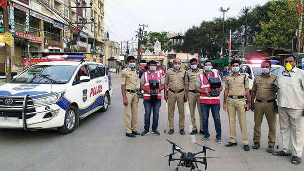 కేంద్రం ఇచ్చిన మార్గ దర్శకాలపై స్థానిక పరిస్థితి బట్టే తెలంగాణా నిర్ణయం 