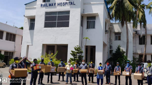 vijayawada division delivers medicines to employees door step