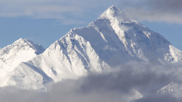 ఇప్పటికి మూడు సార్లు ఎవరెస్ట్ ఎత్తుపై చైనా సర్వే ఇప్పటికి మూడు సార్లు ఎవరెస్ట్ ఎత్తుపై చైనా సర్వే