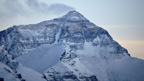ఎవరెస్ట్ శిఖరంపై రెండు 5జి స్టేషన్ లను నిర్మించనున్న చైనా టెక్ సంస్థ ఎవరెస్ట్ శిఖరంపై రెండు 5జి స్టేషన్ లను నిర్మించనున్న చైనా టెక్ సంస్థ
