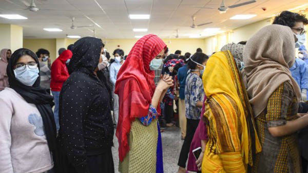 కనికరం లేకుండా గెంటేశారు