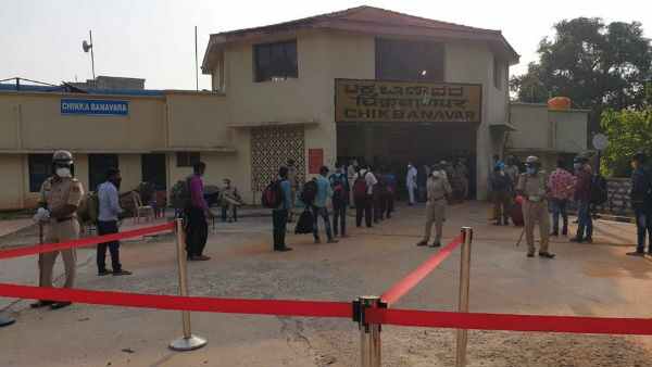 పీక్కుతింటున్న ఇంటి యజమానులు?