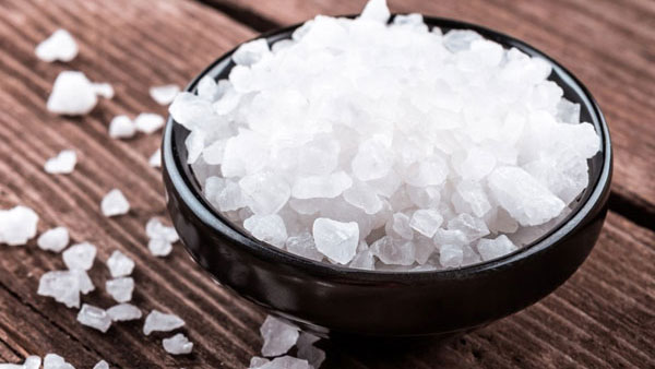 గిట్టుబాటు ధర రాక ఉప్పు రైతుల విలవిల