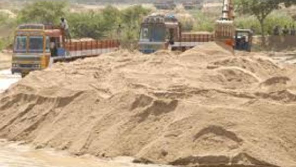 తుంగభద్రా నదిలో ఇసుక తవ్వకాలపై ఇరు రాష్ట్రాల మధ్య వివాదం