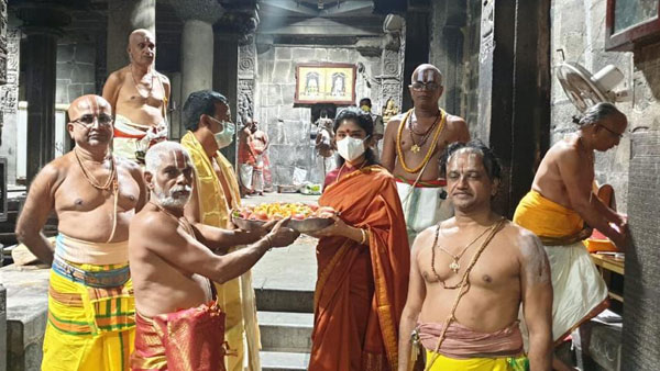 సస్పెన్షన్ కుట్రే అన్న ప్రధాన అర్చకుడు.. సస్పెన్షన్ కుట్రే అన్న ప్రధాన అర్చకుడు..