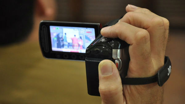 ఇంతకీ S ఏమంటున్నాడు.. 