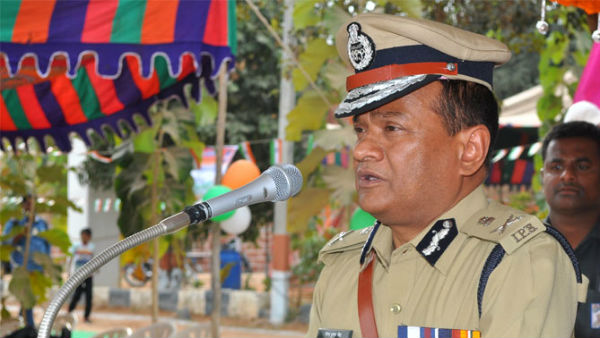 తనకు పదోన్నతి ఎందుకు ఇవ్వటం లేదంటూ ప్రభుత్వానికి లేఖ రాసిన ఐపీఎస్ తనకు పదోన్నతి ఎందుకు ఇవ్వటం లేదంటూ ప్రభుత్వానికి లేఖ రాసిన ఐపీఎస్