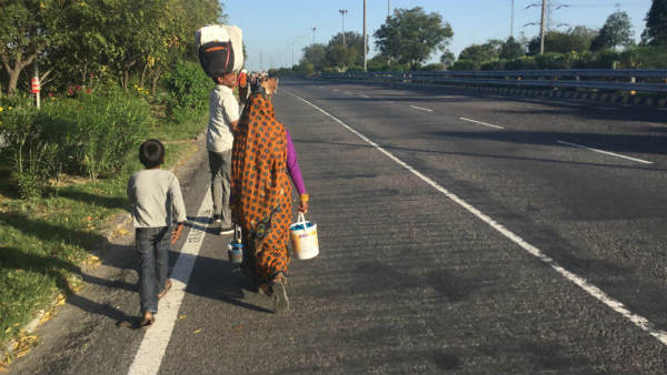  నడవలేని స్థితిలో చిన్నారి..