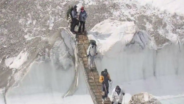 రంగంలోకి స్పెషల్ టీమ్స్..