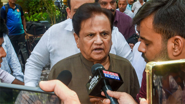 ED team reaches Sonia Gandhi’s aide Ahmad Patel’s residence.. ED team reaches Sonia Gandhi’s aide Ahmad Patel’s residence..