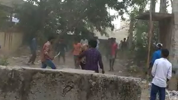 నియంత్రణ కోల్పోతున్న మీడియా.. విజయవాడ రౌడీ టిక్ టాక్ వీడియో ప్రసారం ఎందుకంటున్న ప్రజలు.. 