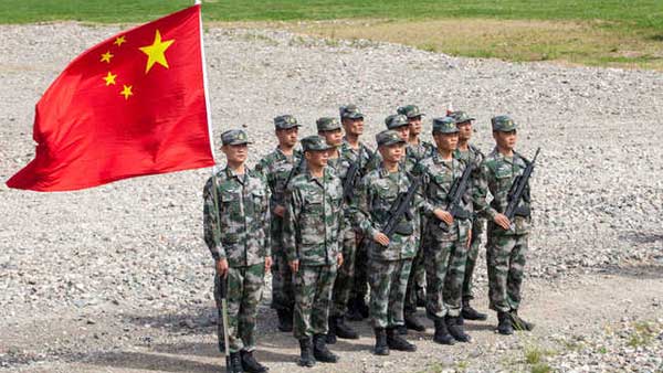 మార్షల్ ఆర్ట్స్ నిపుణులతో దాడులు..