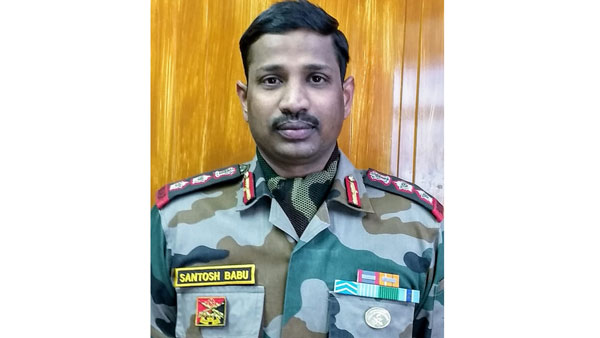 మేకులతో కూడిన ఇనుప రాడ్లతో..