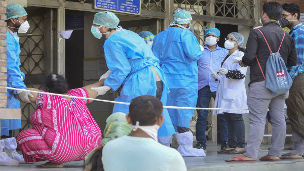 అధికారులతో కేంద్ర బృందం చర్చలు
