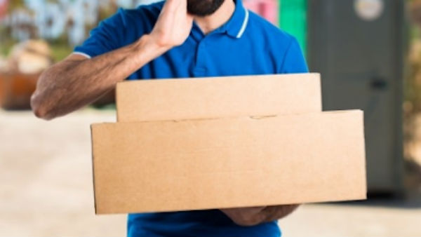 కన్నీళ్లే కాపాడాయి. దోపిడీ దొంగల మనసు కరిగించిన డెలివరీ బాయ్ ఏడుపు.. 