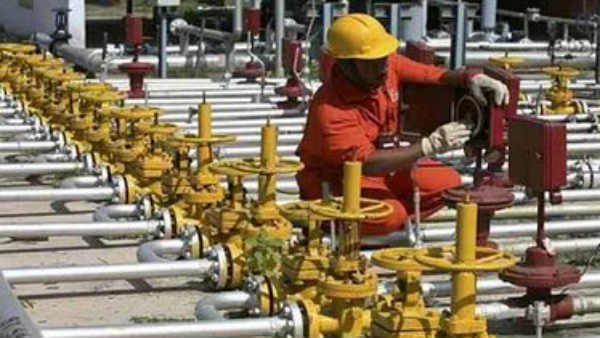 Gas leakage incident happened at Sarpavarm near Kakinada in East Godavari Gas leakage incident happened at Sarpavarm near Kakinada in East Godavari