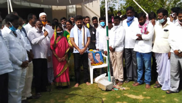 టీఆర్ఎస్ పార్టీ అభద్రతా భావంలోకి వెళ్లిపోయింది.. ఘాటుగా విమర్శిస్తున్న కాంగ్రెస్.. 