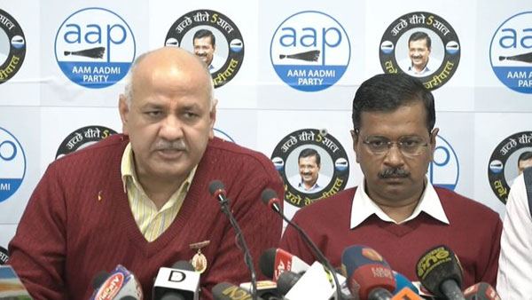 స్వీయ నిర్బంధంలో సీఎం కేజ్రీవాల్ .. మంత్రి మండలి సమావేశం నిర్వహించిన మనీష్ సిసోడియా స్వీయ నిర్బంధంలో సీఎం కేజ్రీవాల్ .. మంత్రి మండలి సమావేశం నిర్వహించిన మనీష్ సిసోడియా